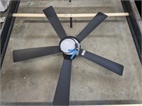 5 BLADE CEILING FAN W/ REMOTE