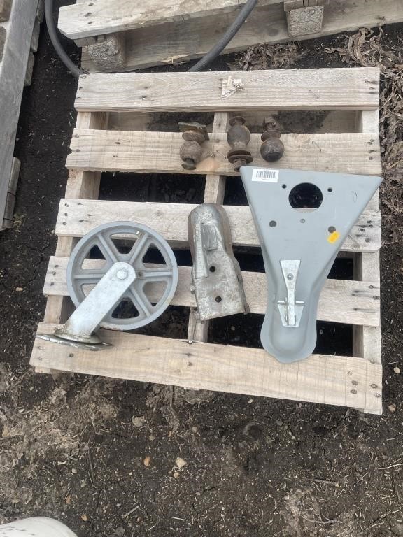 Trailer hitch and caster wheel