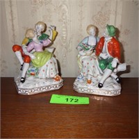 VINTAGE CERAMIC FIGURINES (CHIPPED FLOWER ON BASE>