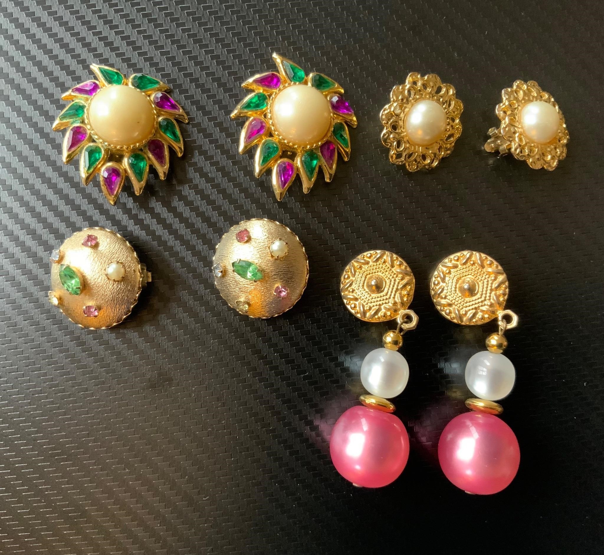 Vintage Costume Jewelry, Earrings (h)