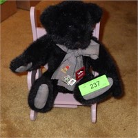 1995 JOINTED BOYDS BEAR 14", MUSICAL ROCKING CHAIR