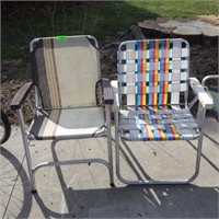 2 VINTAGE FOLDING LAWN CHAIRS