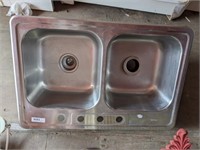 DOUBLE BASIN STAINLESS STEEL SINK