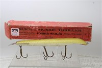 SUICK'S MUSKIE THRILLER WOOD FISHING LURE