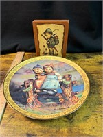 VINTAGE HUMMEL WOODEN WALL HANGING /PLATE