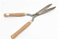 Corona K-8 8" Hand Shears w/ Wood Handles