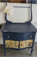 PAINTED VINTAGE WASH STAND