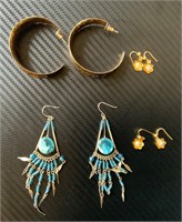 Vintage Costume Jewelry, Earrings (j)