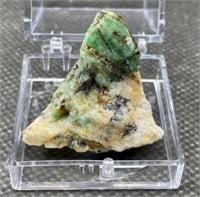 Natural green emerald mineral -28mm x 31mm