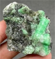 Natural green emerald mineral - 44mm x 40mm