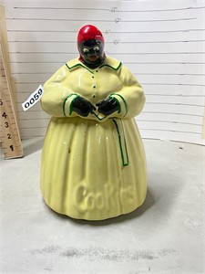 McCoy - Yellow dress Aunt Jemima cookie jar