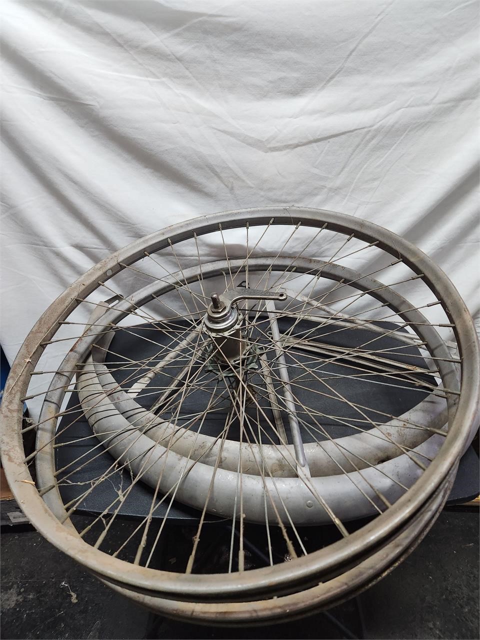 Vintage Bike Wheels & Fenders