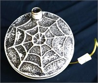 Metal spiderweb canteen lamp