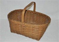 VTG  oval Hickory basket