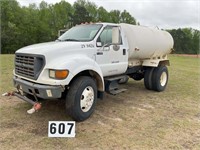 2000 Ford F750 water truck 6speed