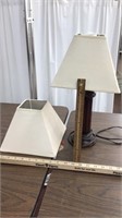 Small table lamp w/ extra lamp shade