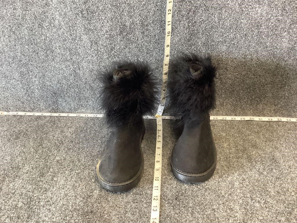 Black Furry Womens Boots Size 7