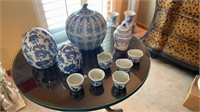 Blue and white ceramic lot (10) including