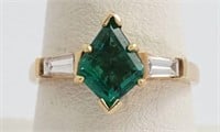 Emerald, diamond & 18K yellow gold cluster ring