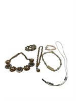 6 Assorted Jewelry Pieces