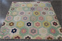 Hand Stitched Dresden Plate Quilt