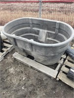 100 gallon poly cattle water trough