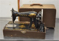 Antique Singer sewing machine, see notes