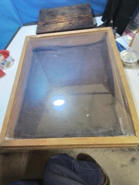 Travelling wood and glass portablel display case