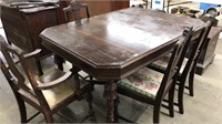 ANTIQUE DIING ROOM TABLE WITH 4 CHAIRS