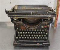 Antique Underwood typewriter, see pics