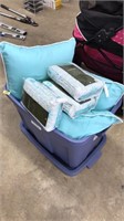 TOTE OF ASST BEDDING & DECORATIVE PILLOWS