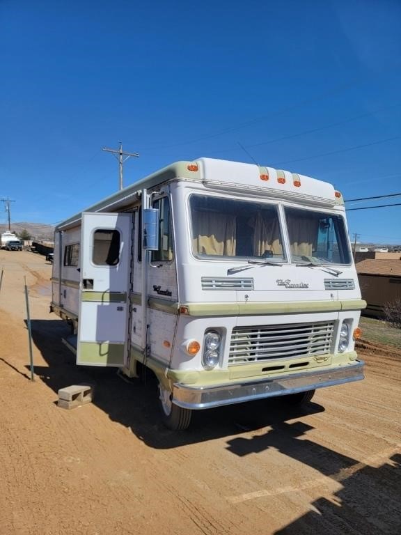 CNT - PITTMAN - 1974 Executive  Motorhome  White