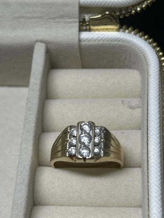 10k Gold Size 8 Cubic Zirconia Ring