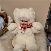 Cuddle Wit White Bear