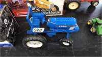 FORD 7710 DIE CAST TRACTOR