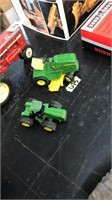 2 JOHN DEERE TOY MDLS