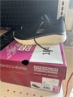 Skechers sneakers 6.5