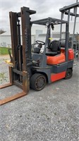 WAREHOUSE TOYOTA FORKLIFT