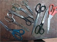Lot of used scissors