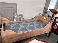 Antique French Day Bed(Garage)