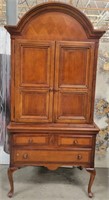 11 - ARMOIRE 82X40"