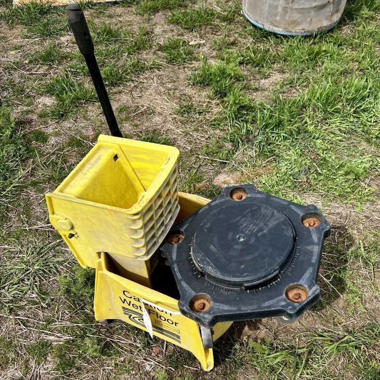 Mop Bucket & Trash Can Roller