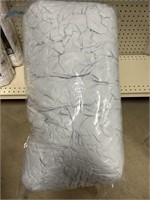 Comforter- unknown size