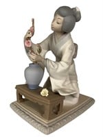 Lladro Geisha Girl Figurine
