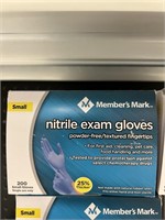 MM nitrile exam gloves Small 200ct