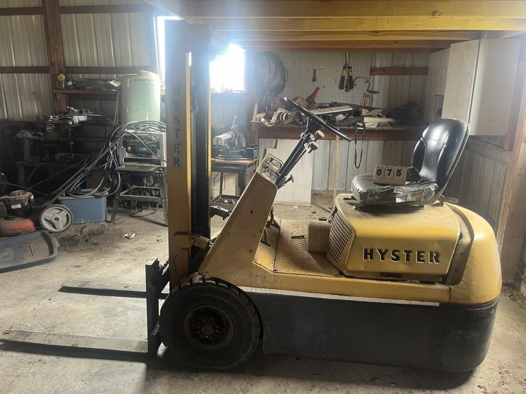 Hyster H20E 2,000 pound Forklift