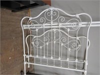 ANTIQUE FULL SIZE METAL BED W/ RAILS