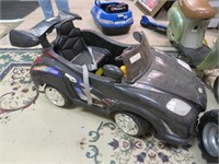 CHILDS BATTERY OPERATED CAR NO CHARGER
