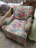 CLOTH FLORAL PRINT CHAIR