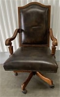 LEATHER EXECUTIVE OFFICE CHAIR
